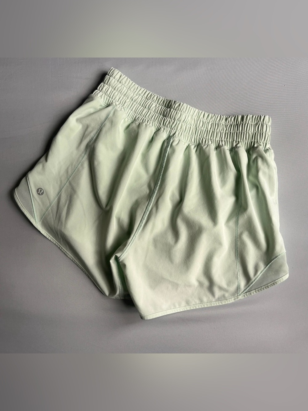 lululemon athletica Women's Light Green Hotty Hot Athletic Shorts size 4